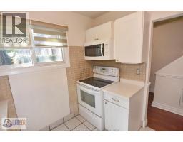Kitchen - 6410 Thornberry Crescent, Windsor, ON N8T2W9 Photo 9