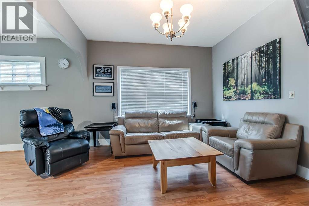 110 8 Street SE - 14