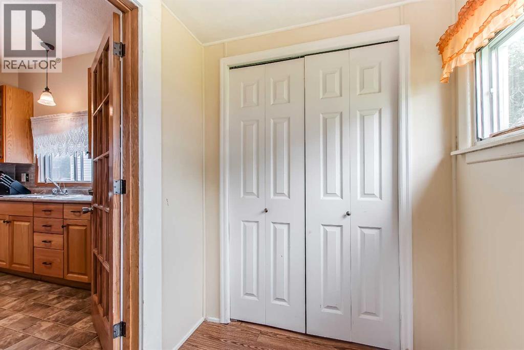 110 8 Street SE - 27
