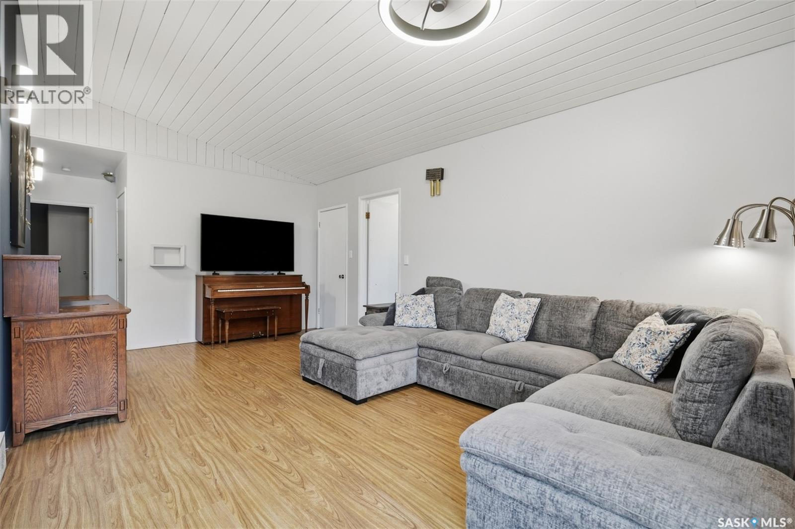 202 Princess AVENUE W, Hafford — photo 5
