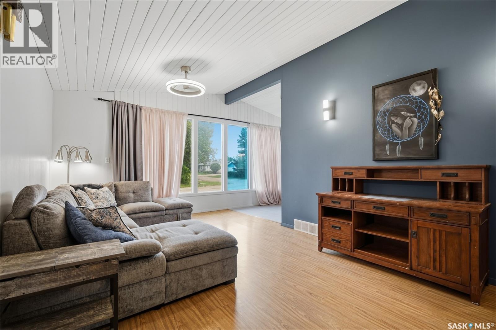 202 Princess AVENUE W, Hafford — photo 4