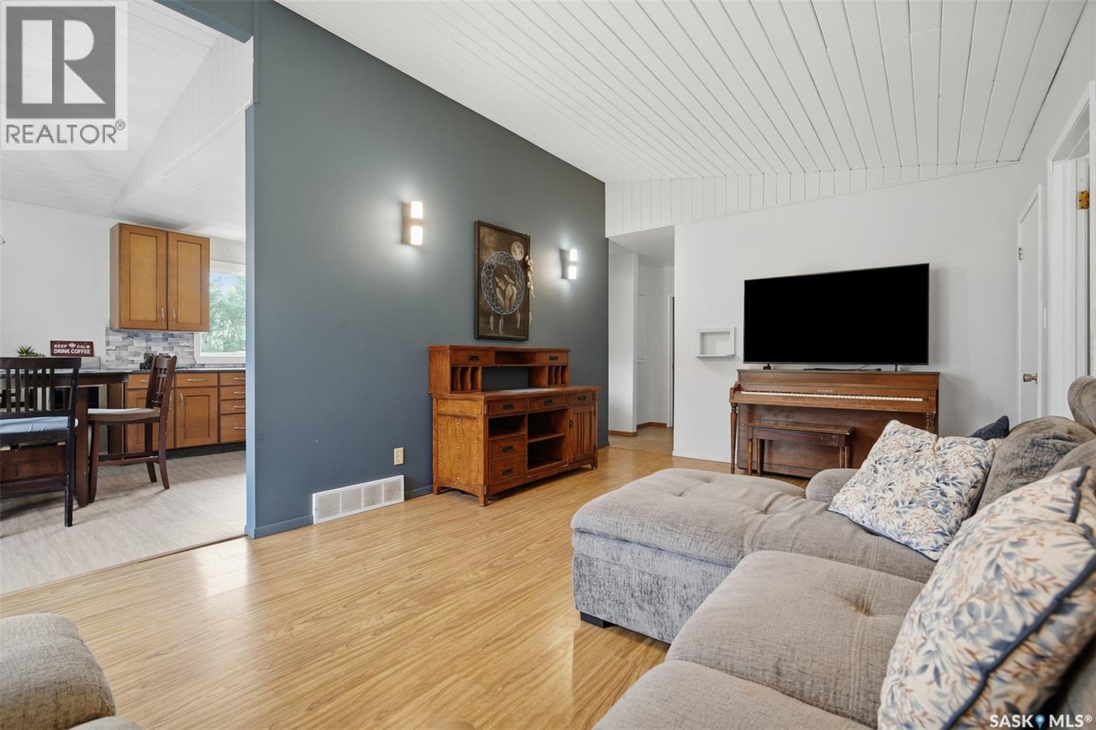 202 Princess AVENUE W, Hafford — photo 6