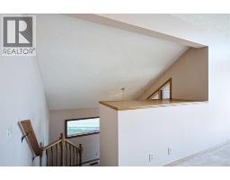 Primary Bedroom - 52 Edgeland Road Nw, Calgary, AB T3A2Y4 Photo 8