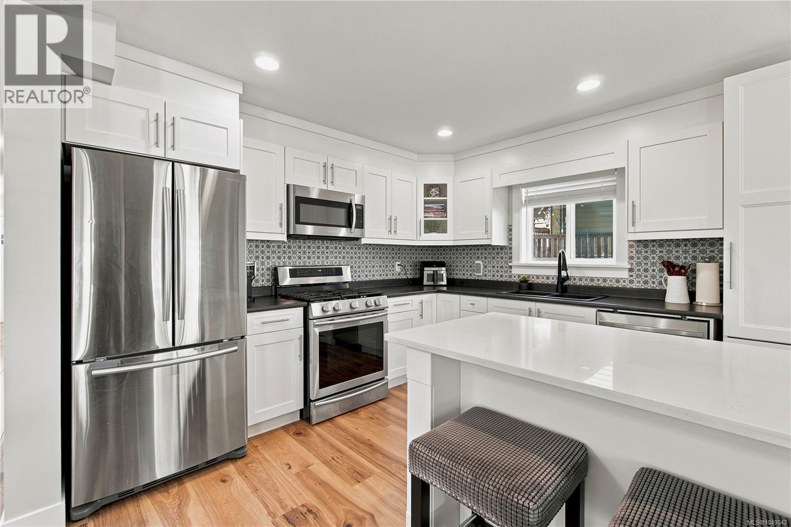 528 Steeves Rd - 15