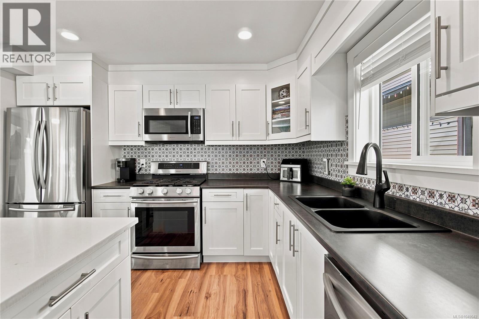 528 Steeves Rd - Image 19
