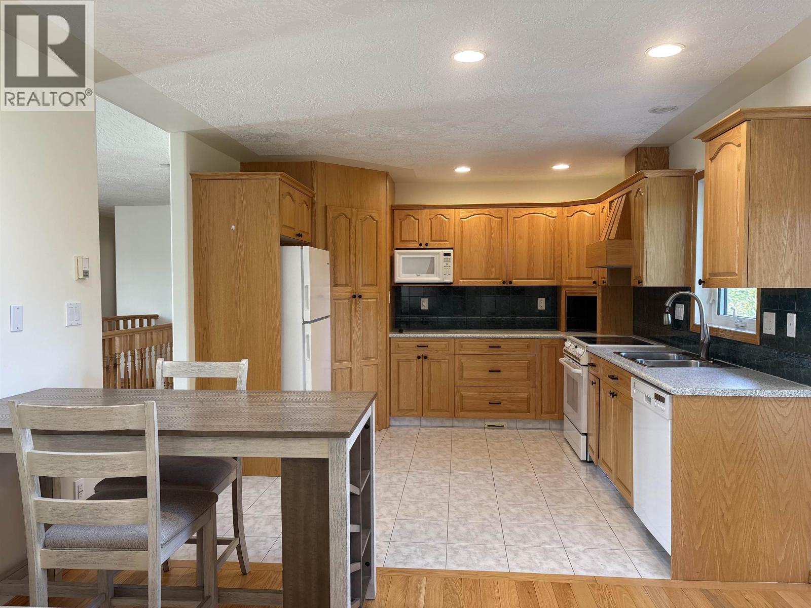 Photo 11 of 38 — 2362 MCTAVISH ROAD · Prince George, BC
