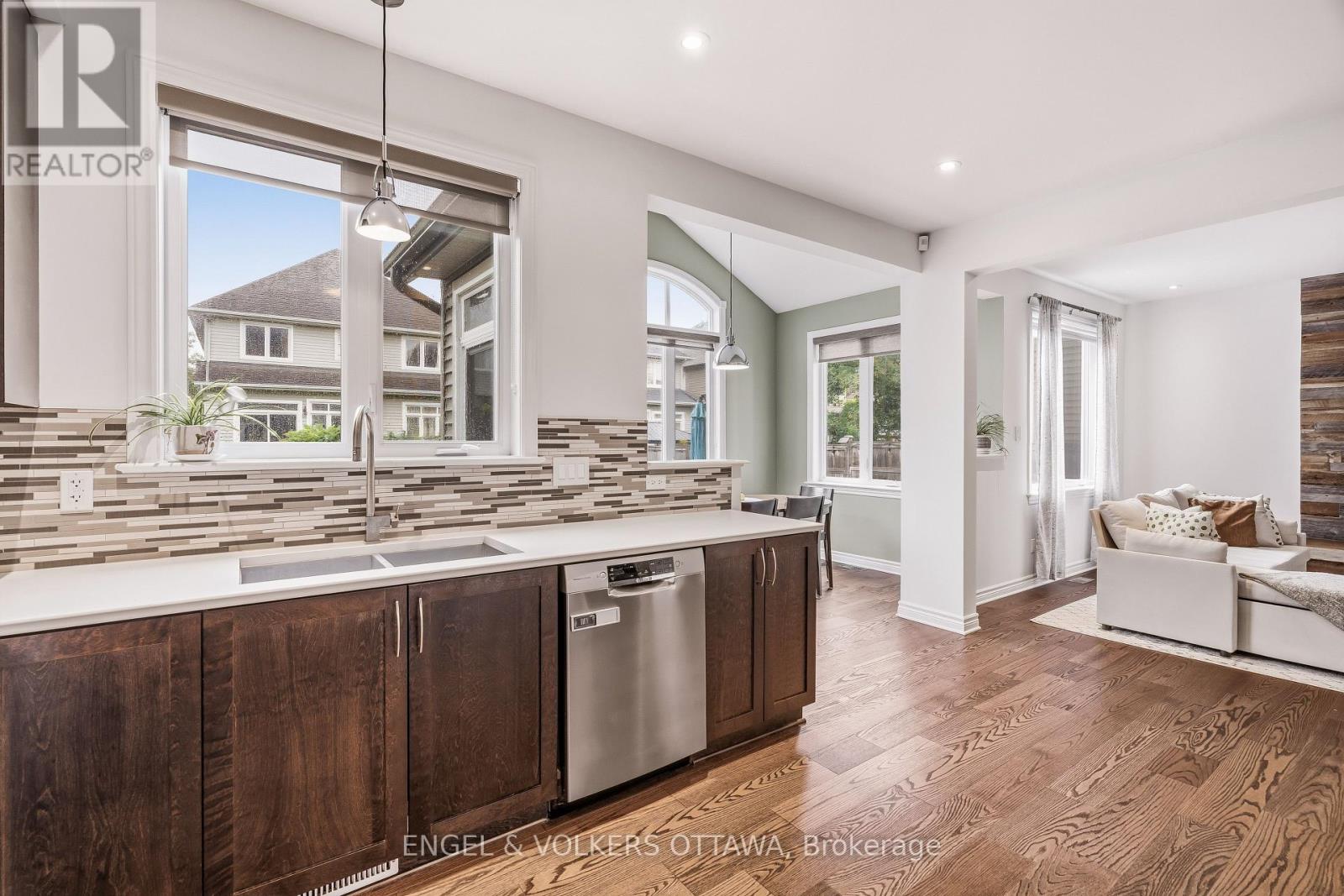 704 WRANGLER CIRCLE - Image 11