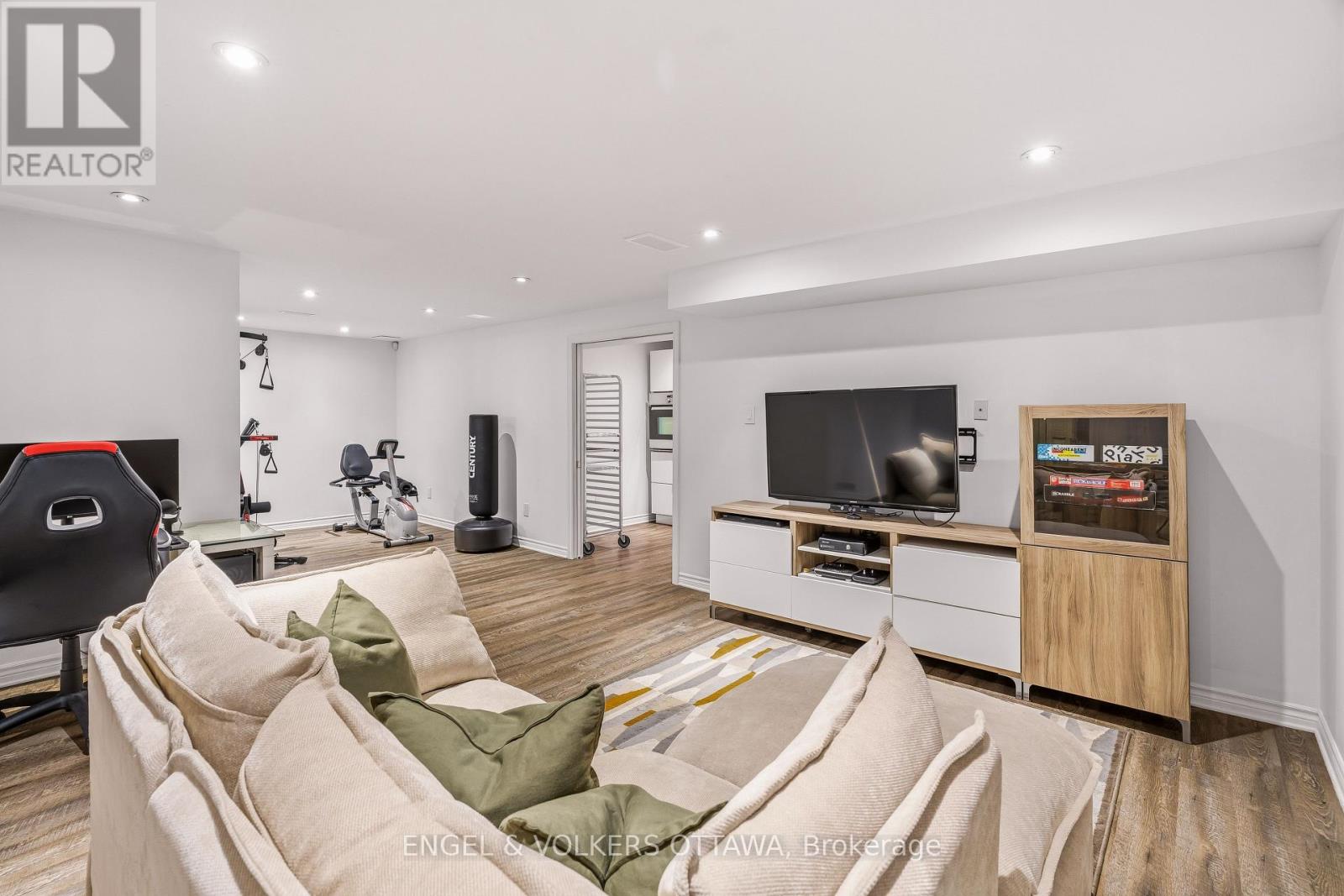 704 WRANGLER CIRCLE - Image 28