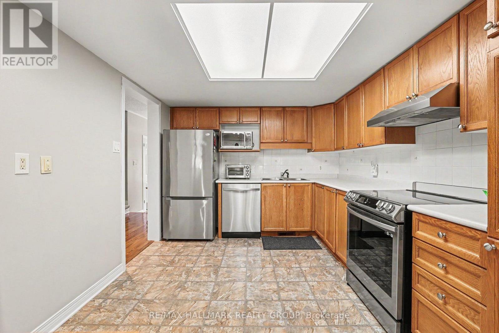 21 NOBLETON AVENUE - 6
