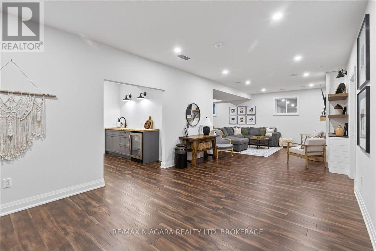 7331 SHERRILEE CRESCENT - 42