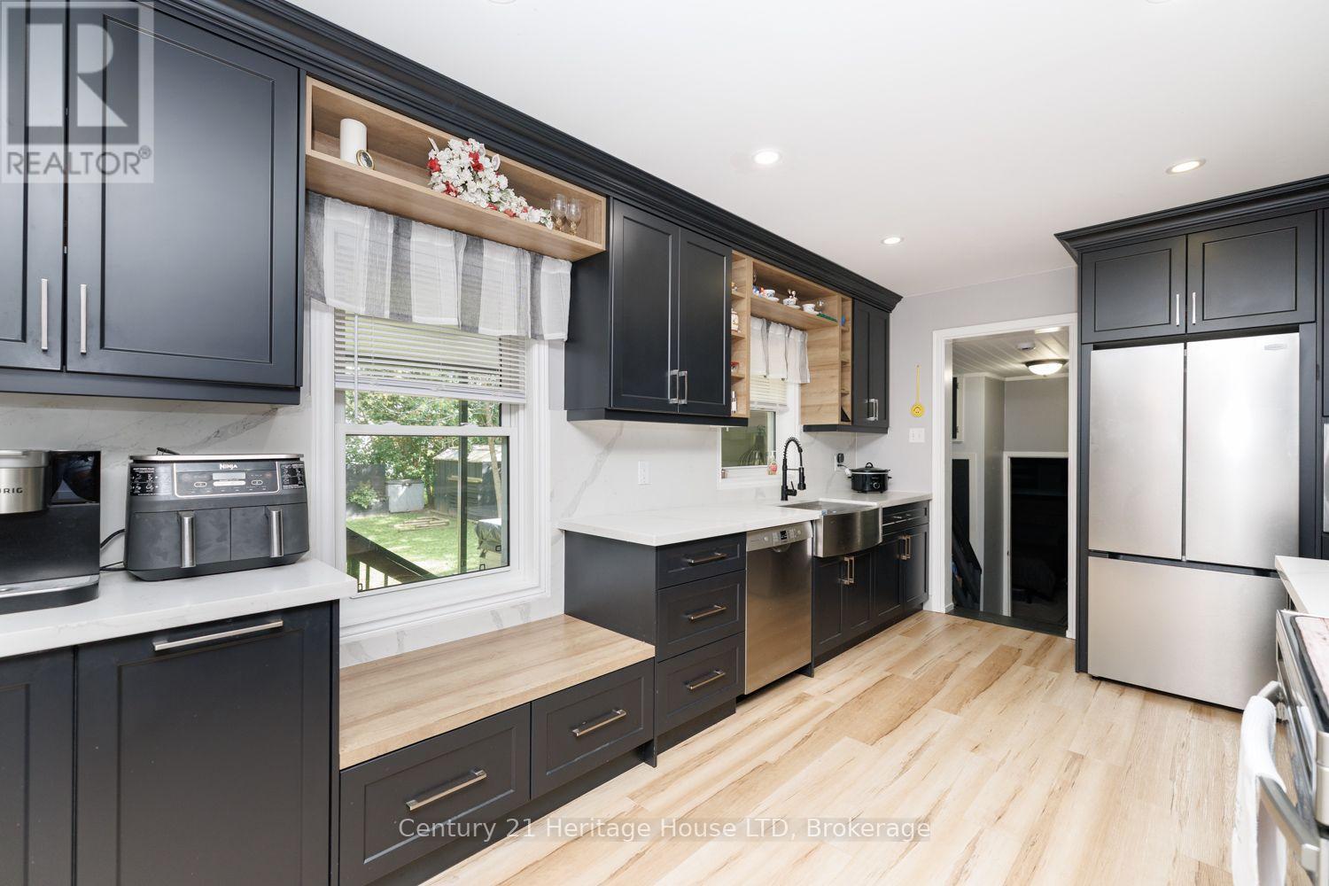 6 GREENOCK CIRCLE - 11
