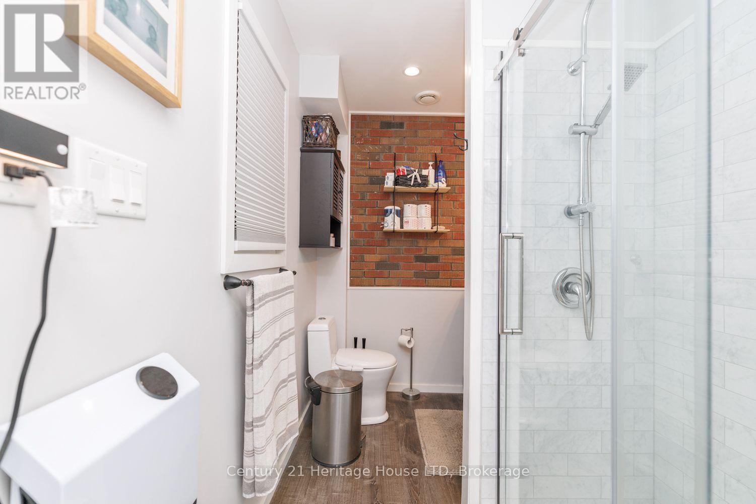 6 GREENOCK CIRCLE - 18