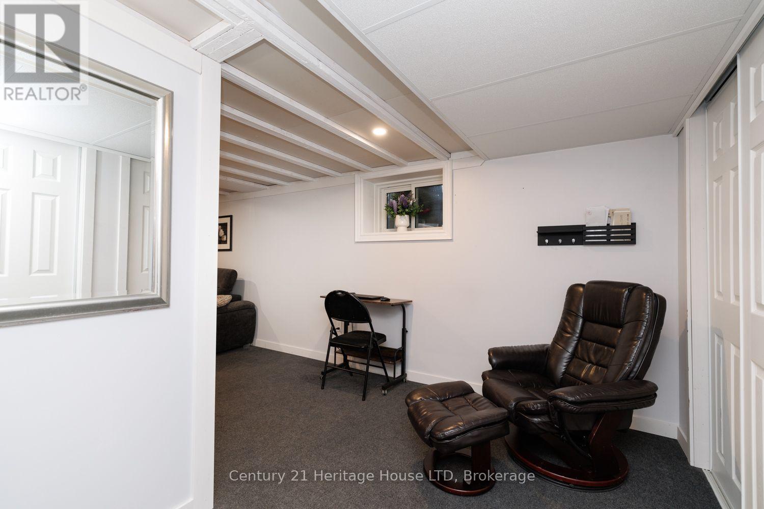 6 GREENOCK CIRCLE - 25