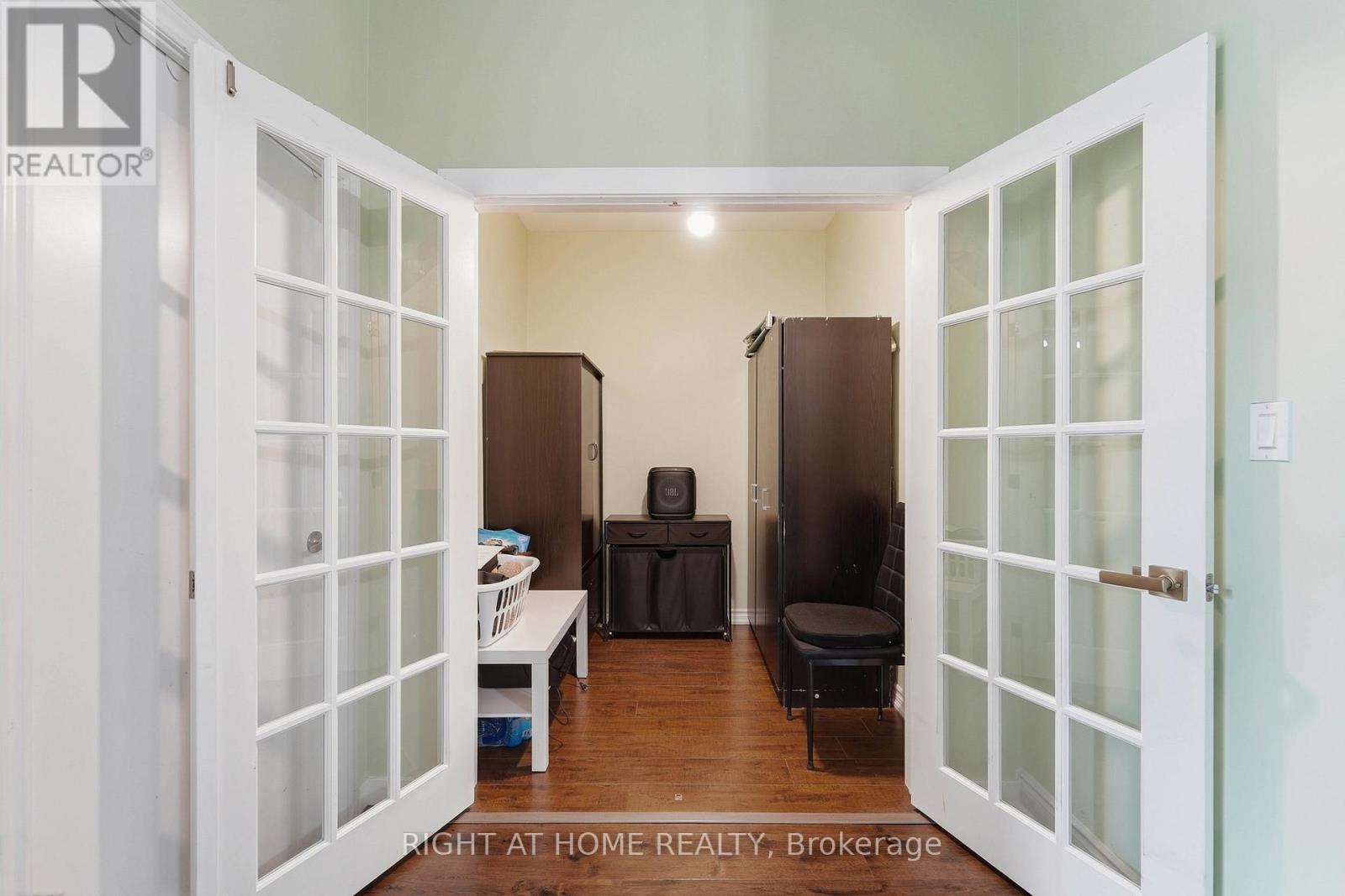 #104 1328 BIRCHMOUNT ROAD - 12