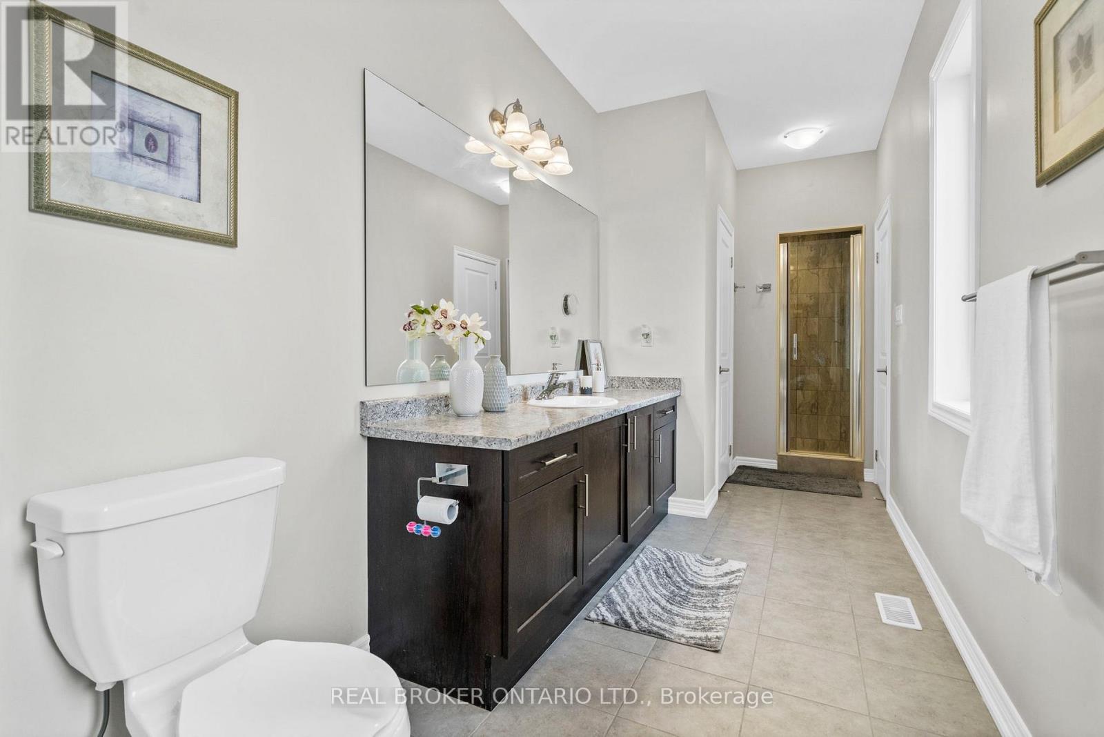 222 CORONATION ROAD - 32
