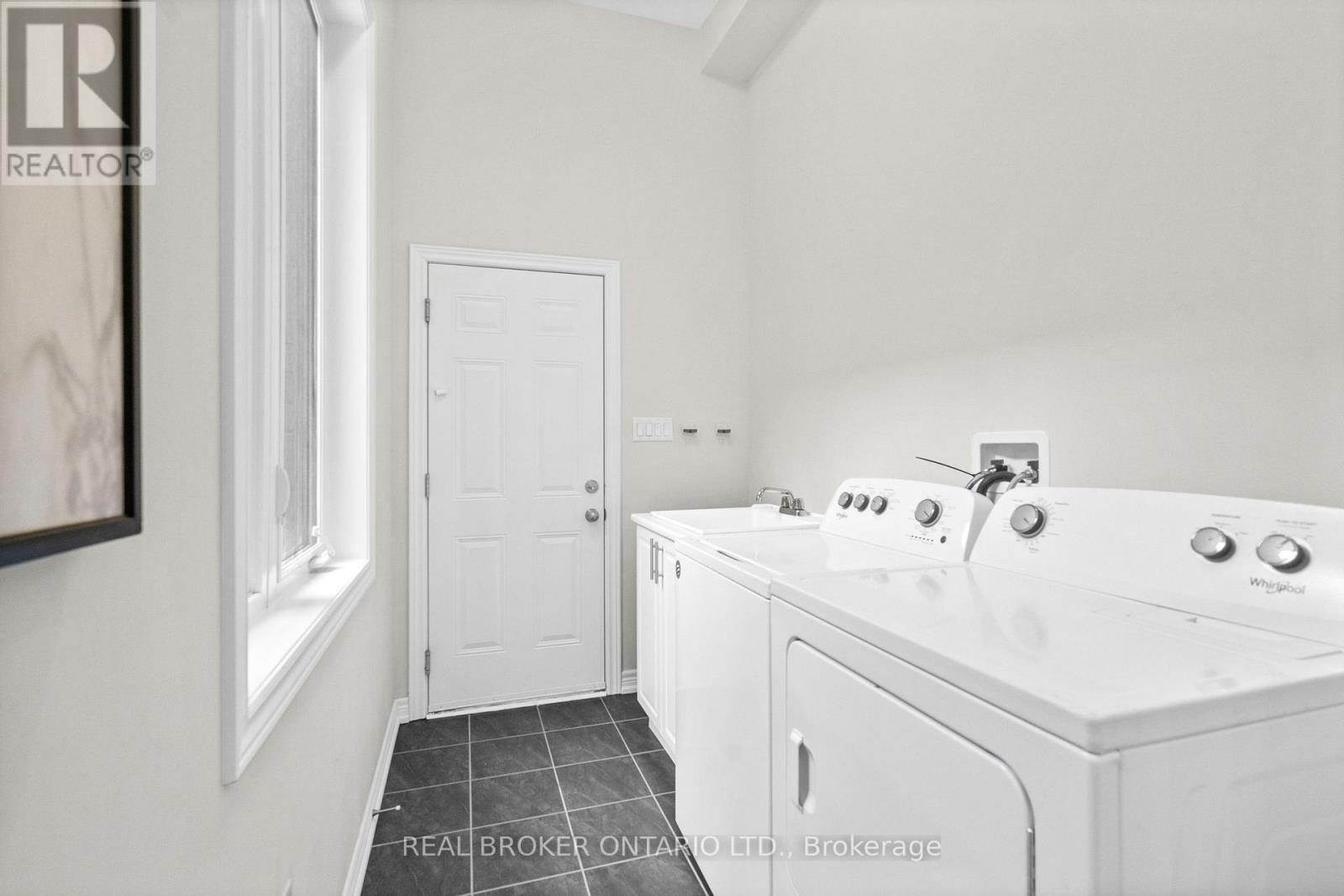 222 CORONATION ROAD - 35