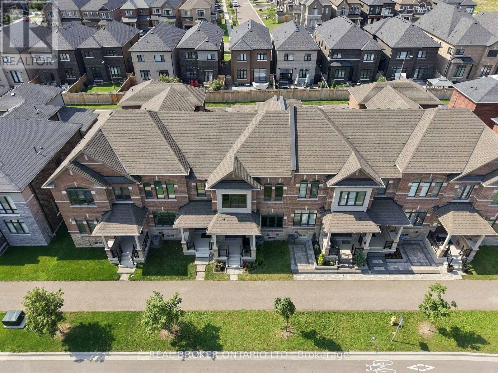 222 CORONATION ROAD - 40