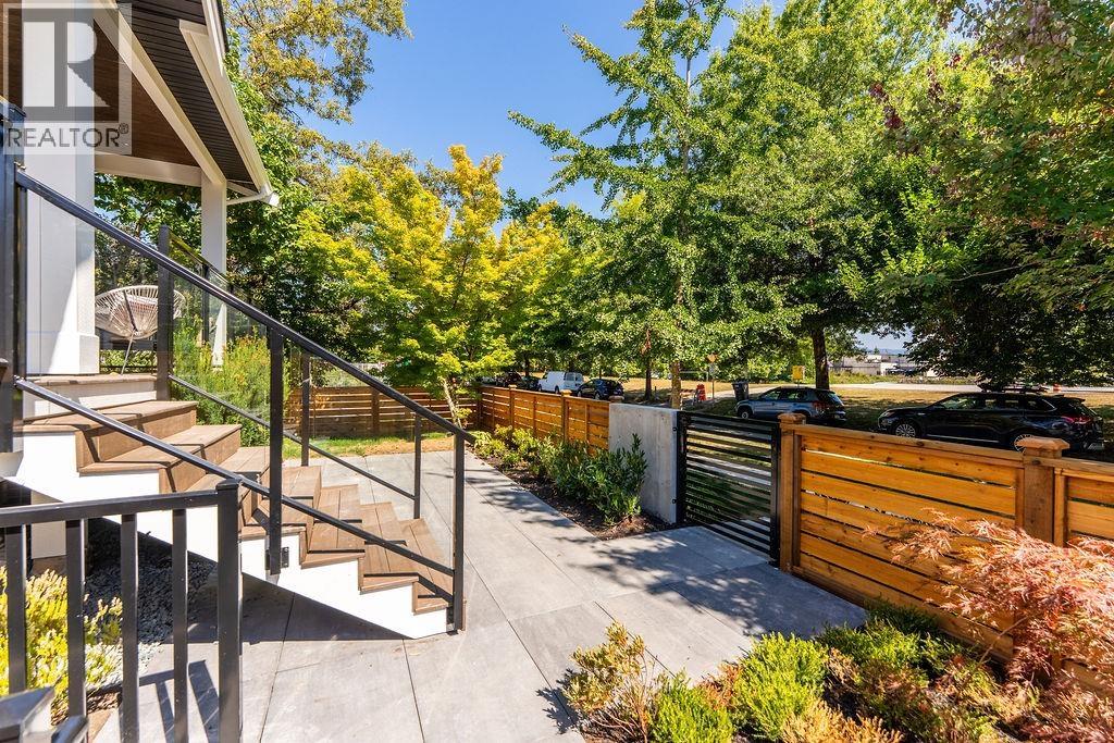 3233 PENTICTON STREET, Vancouver — photo 2