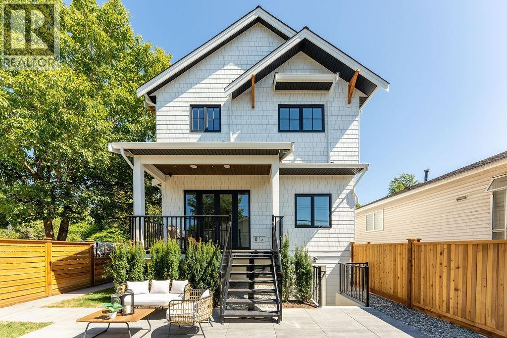 2598 E 16TH AVENUE, Vancouver — photo 1
