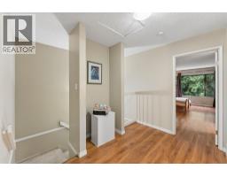 834 Hendecourt Road, North Vancouver, BC V7K2Y2 Photo 13