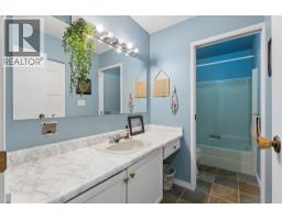 834 Hendecourt Road, North Vancouver, BC V7K2Y2 Photo 19