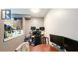 215 4155 Central Boulevard, Burnaby, BC V5H4X2 Photo 6