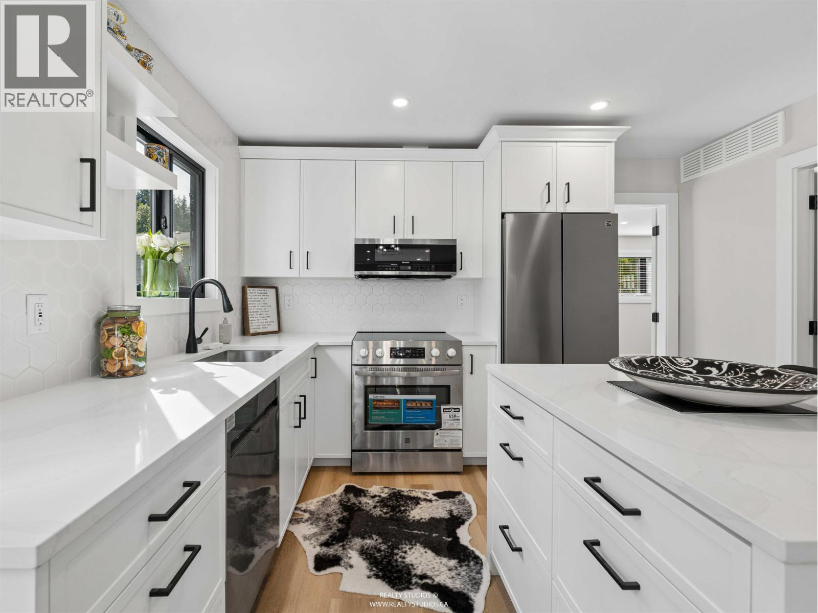 1895 BOW DRIVE, Coquitlam — photo 9