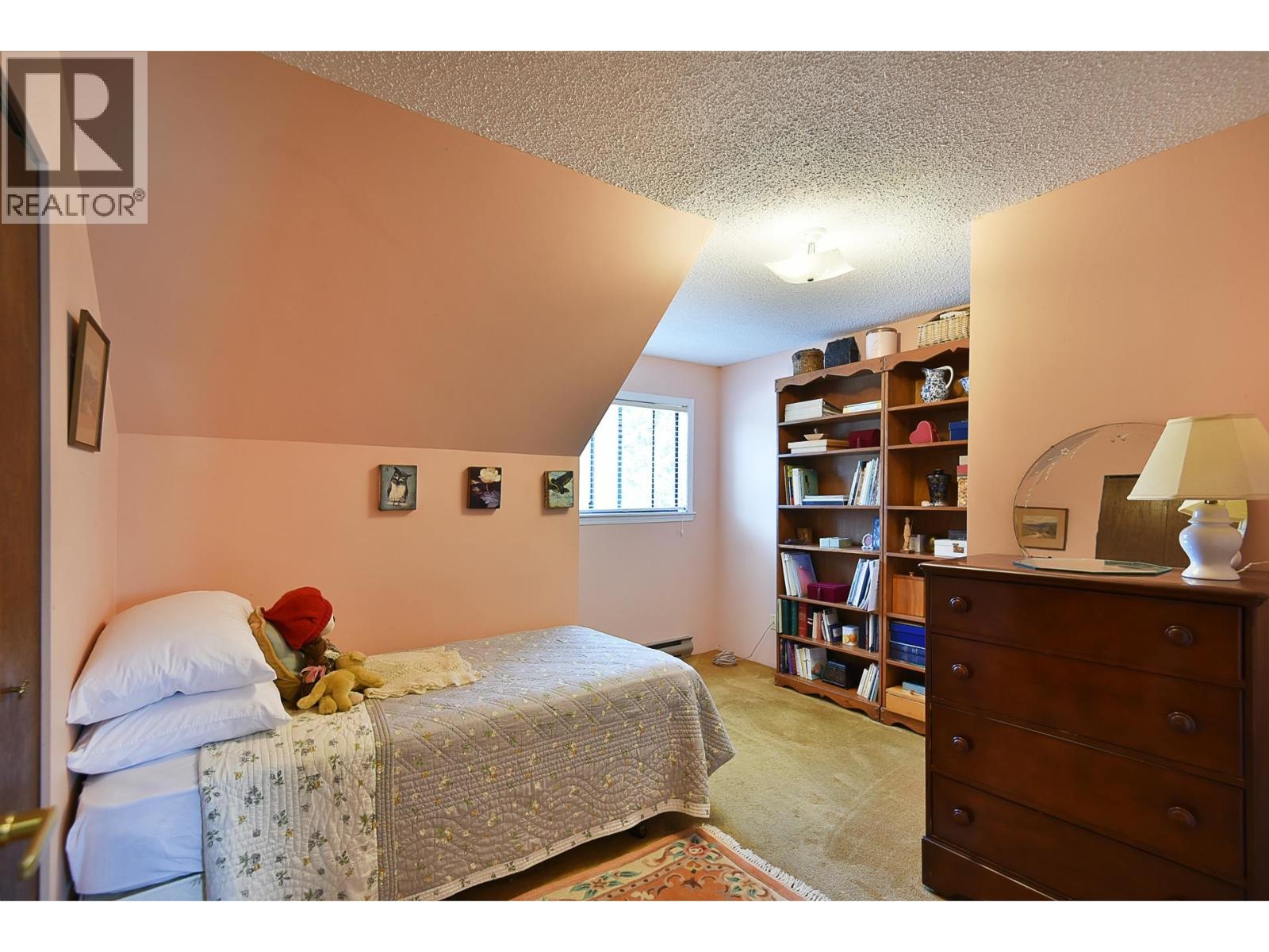 5749 SURF CIRCLE, Sechelt