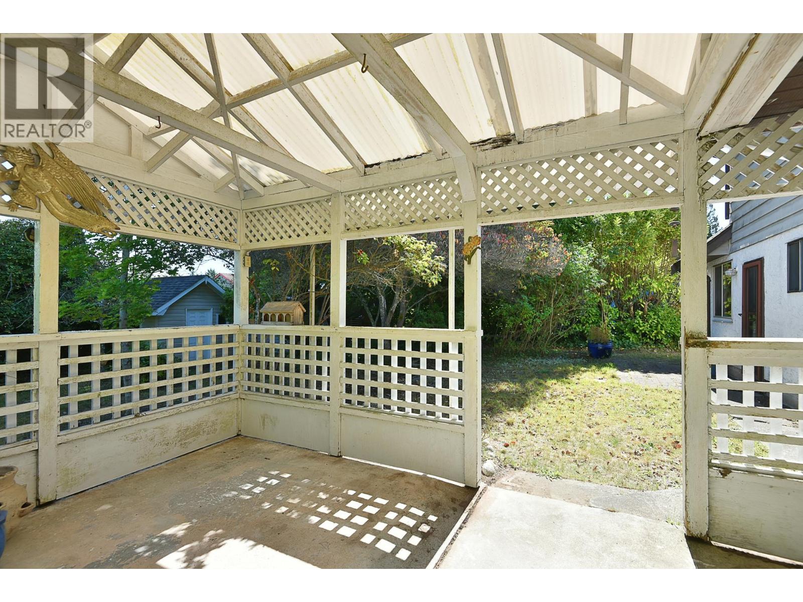 5749 SURF CIRCLE, Sechelt