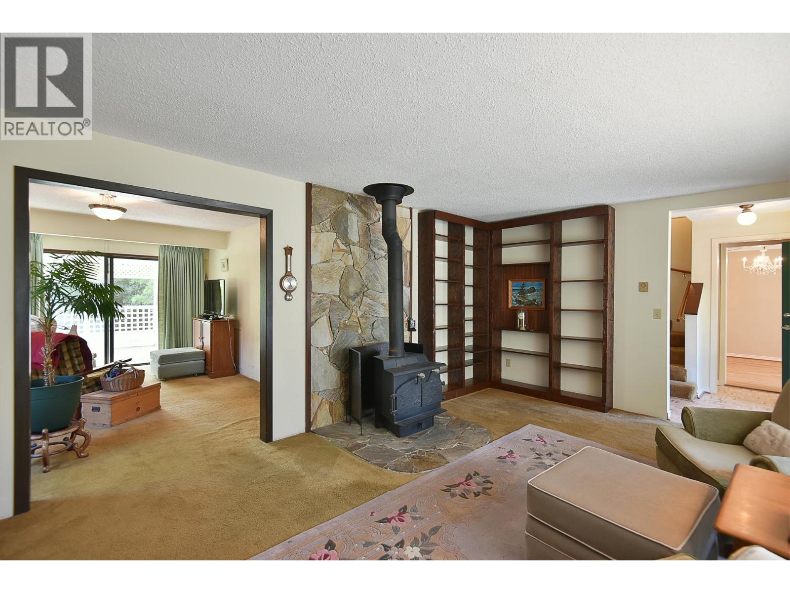 5749 SURF CIRCLE, Sechelt