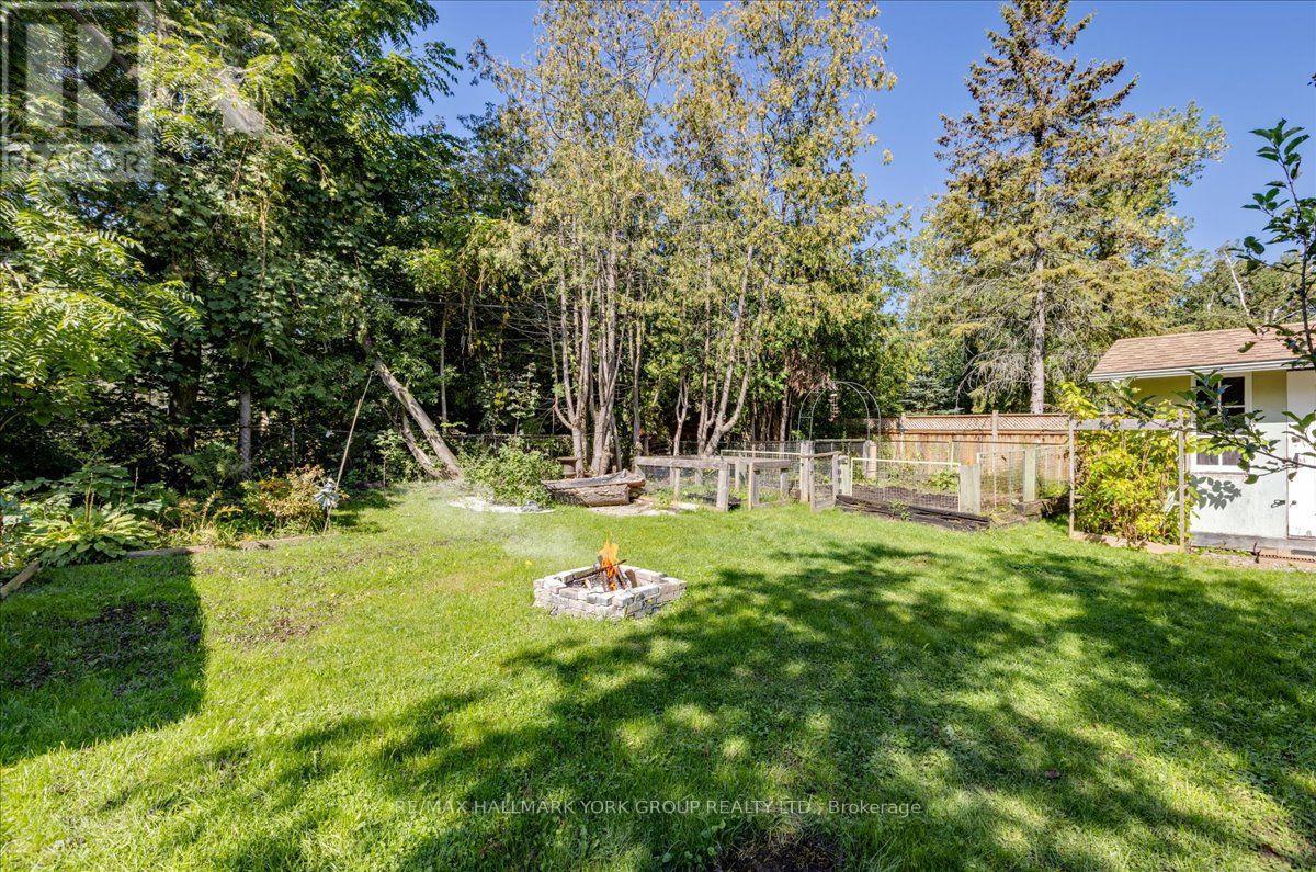 18 RAVENSWOOD DRIVE - 29