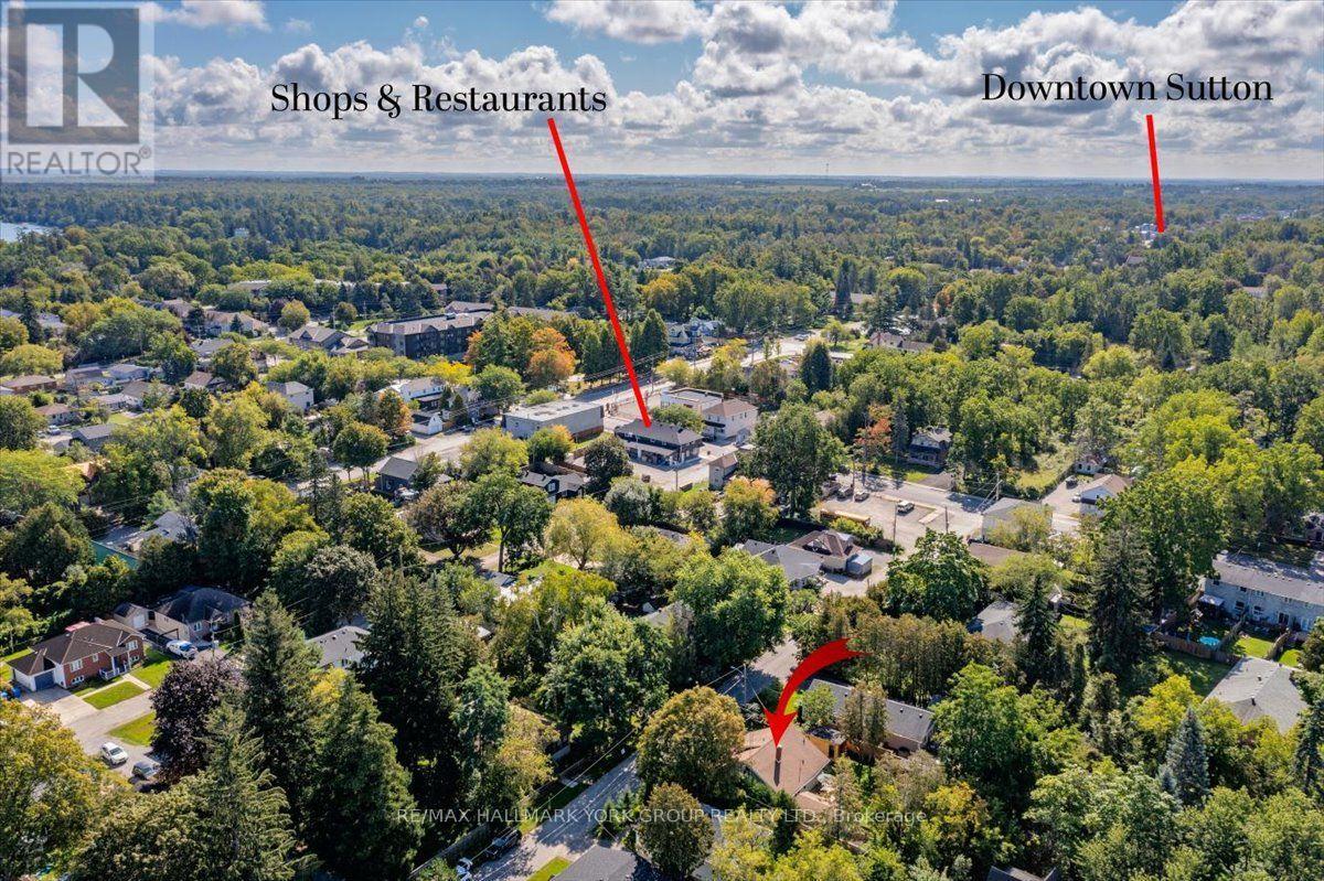 18 RAVENSWOOD DRIVE - 4
