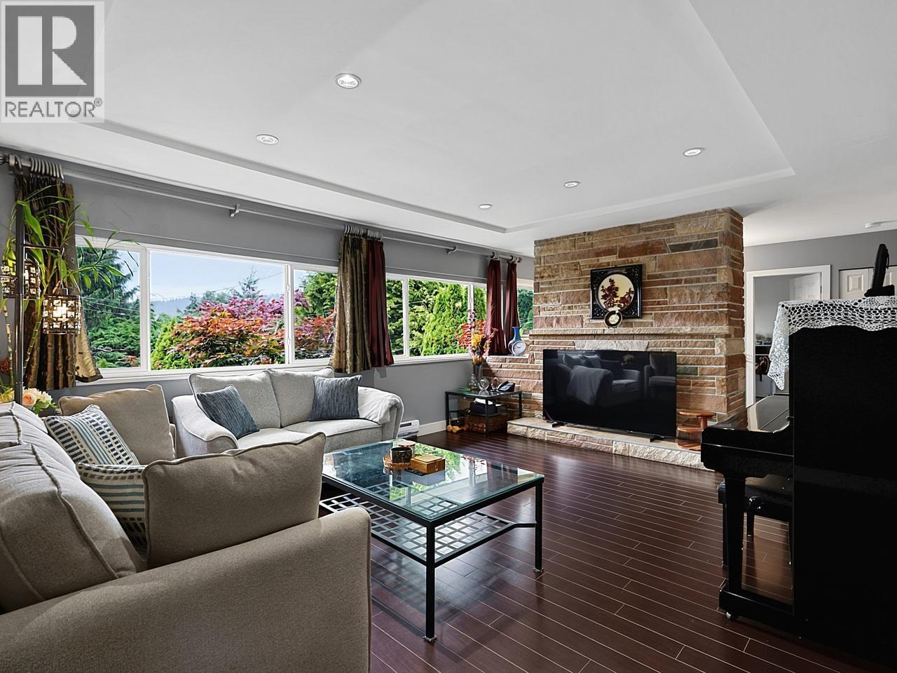 937 KINSAC STREET, Coquitlam — photo 5