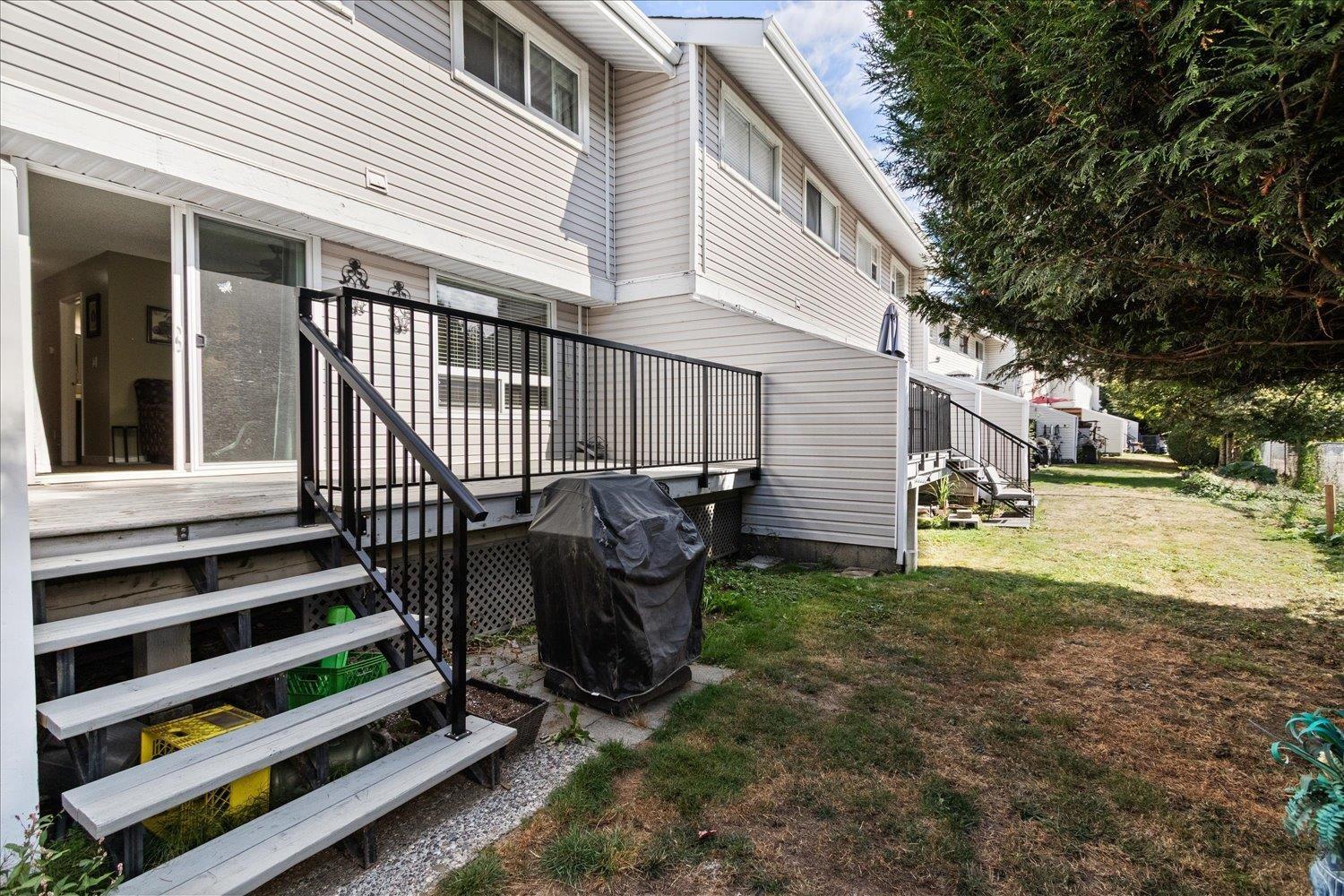 10 45215 WOLFE ROAD, Chilliwack Proper West, Chilliwack