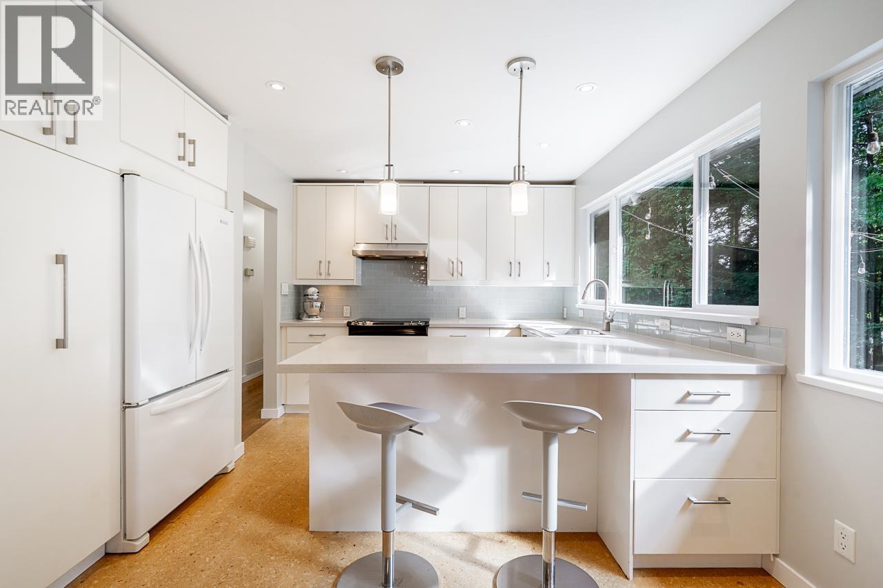 206 CLEARVIEW DRIVE, Port Moody — photo 9
