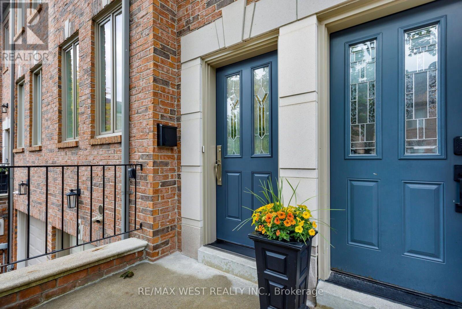 #3 175 GRAND AVENUE - 2