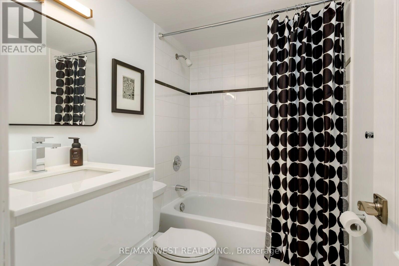 #3 175 GRAND AVENUE - Image 40