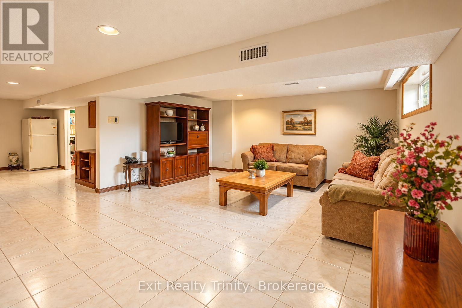 57 LINDYLOU ROAD - Image 32