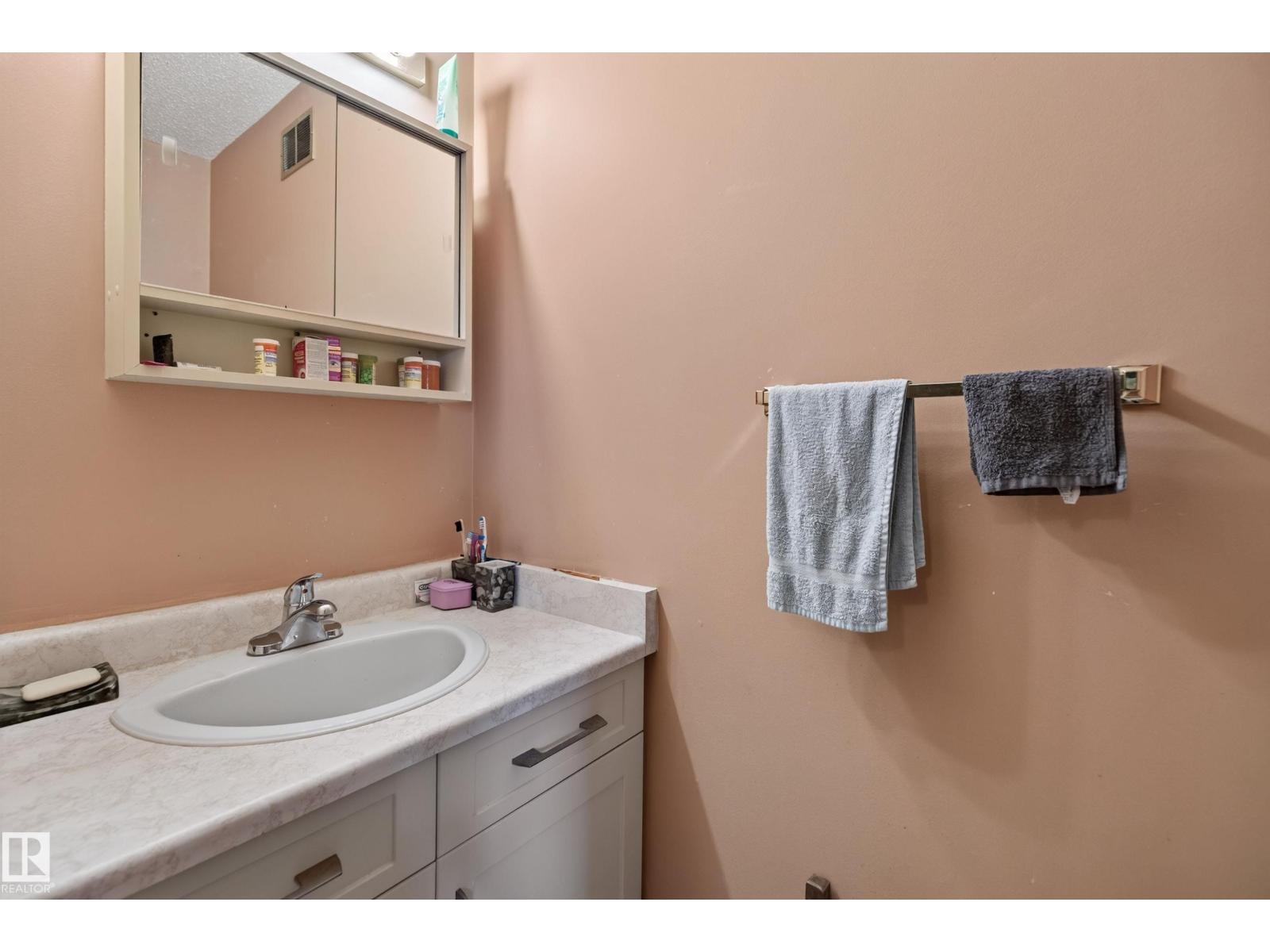 5712 123 AV NW - 22