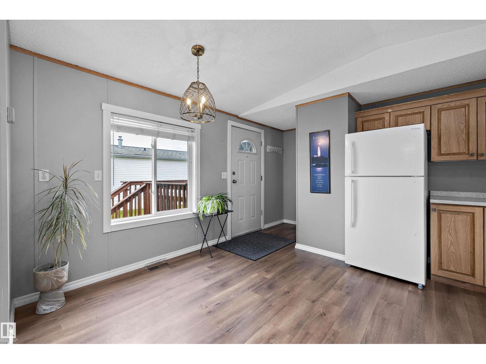 #161 3400 48 ST - 12