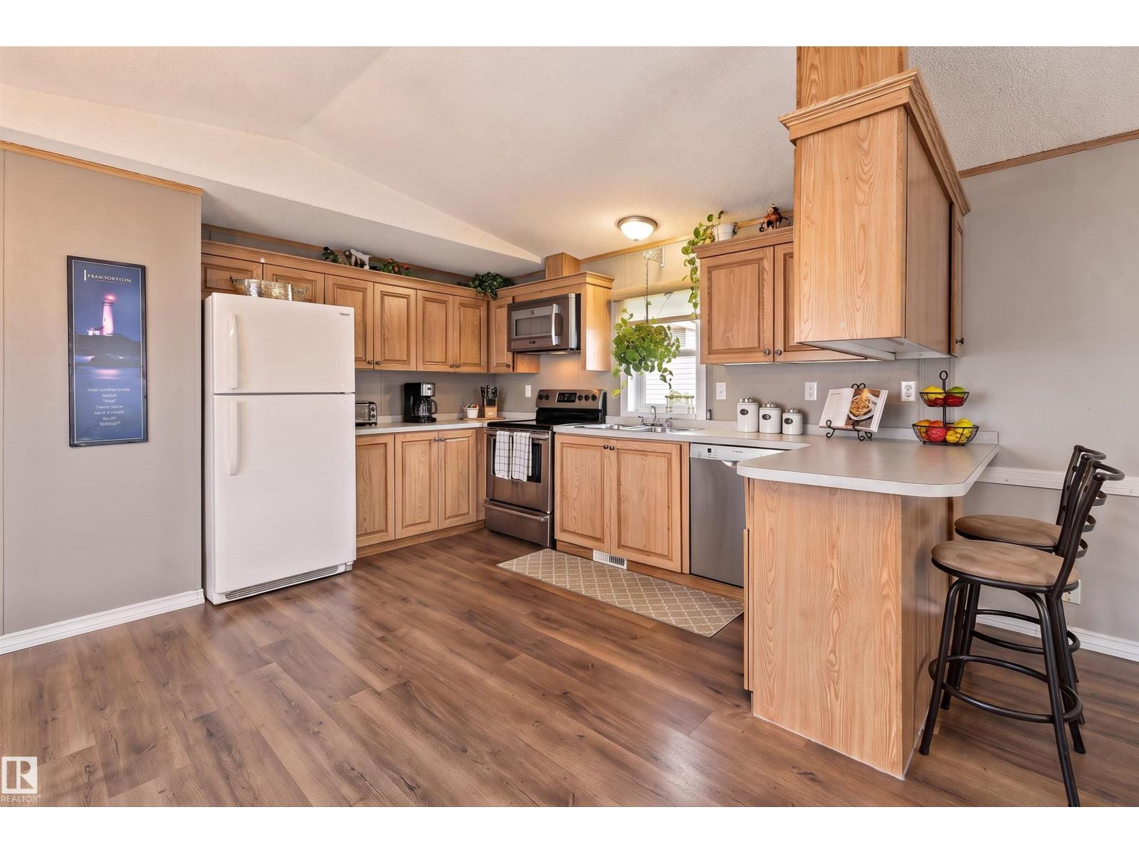 #161 3400 48 ST - 4