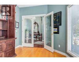 Living room - 1001 East Chestermere Drive, Chestermere, AB T1X1A8 Photo 8