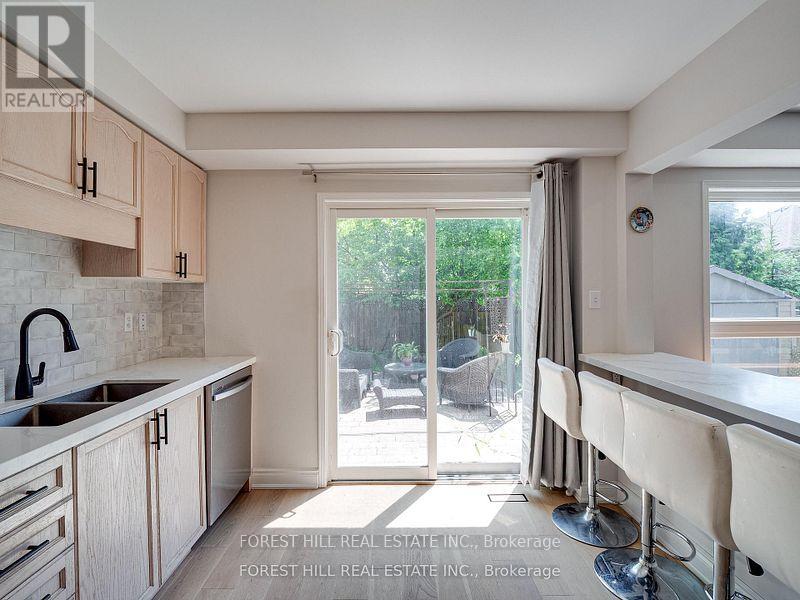 70 SHONIKER DRIVE, Newmarket (Summerhill Estates) — photo 9