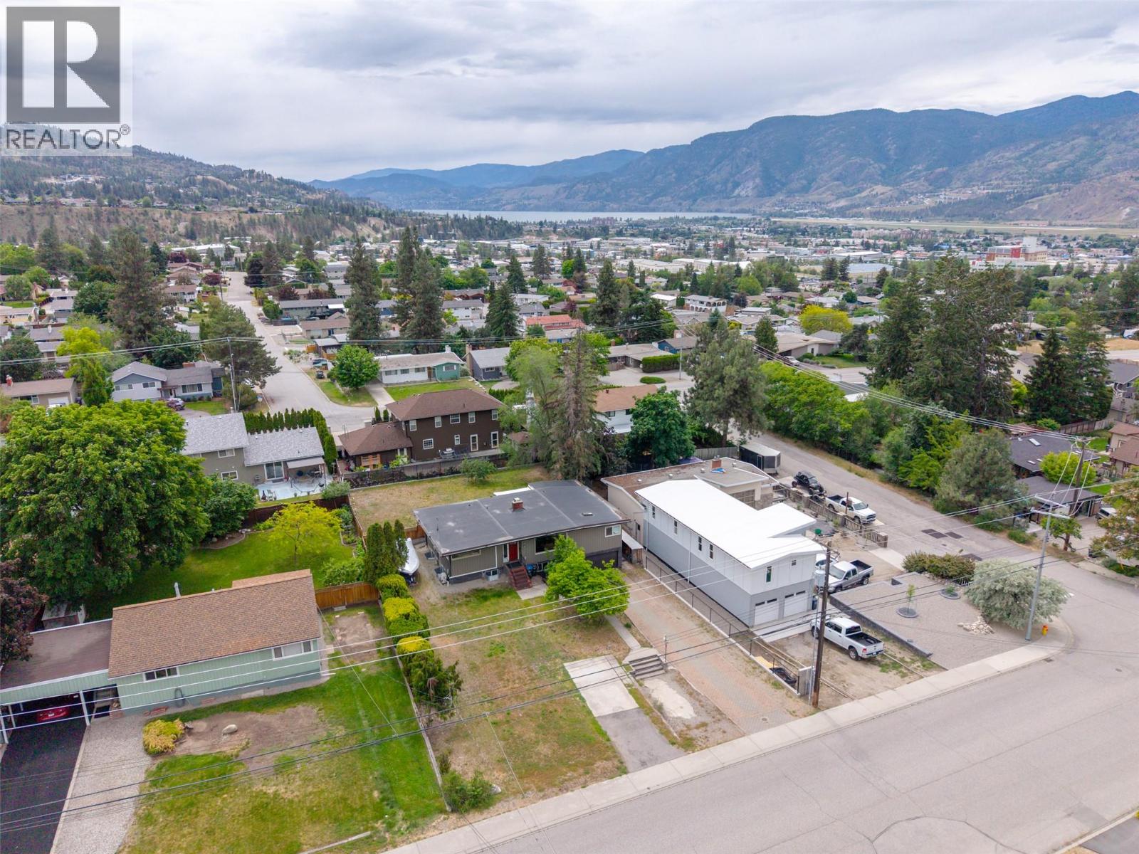 1322 Ridgedale Avenue - 67