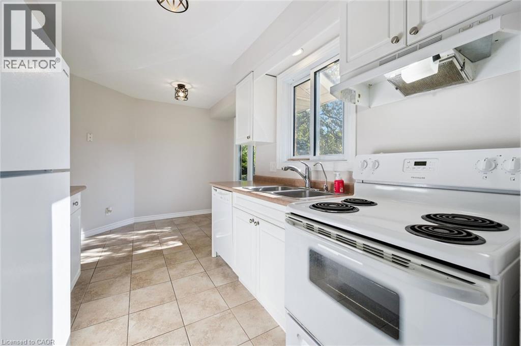 #40 375 KINGSCOURT Drive - Image 24
