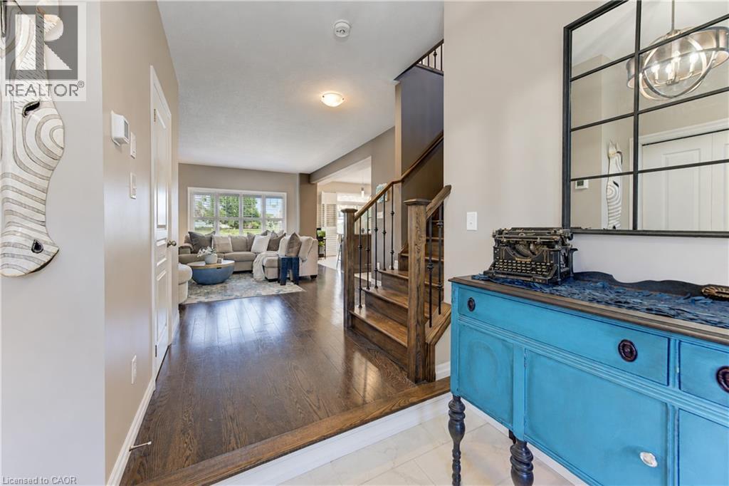 428 FREURE Drive, Cambridge — photo 9