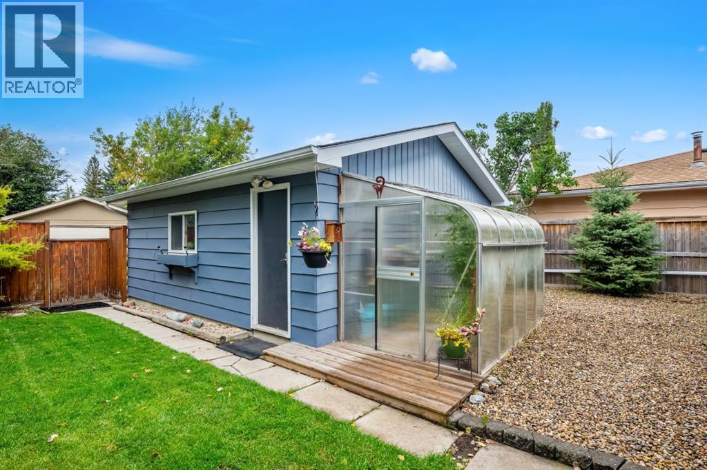 839 Lake Twintree Crescent SE - Image 41