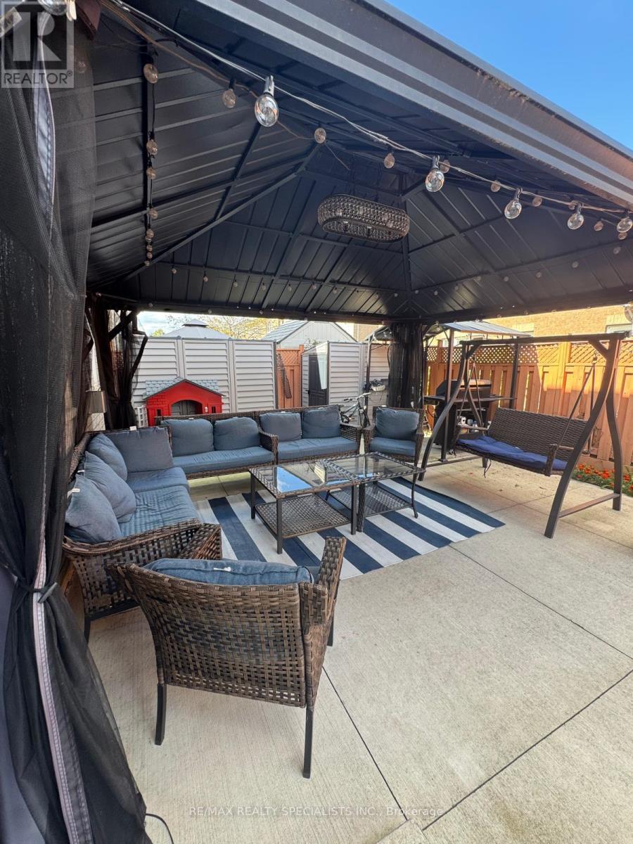 41 MADRONNA GARDENS - 49