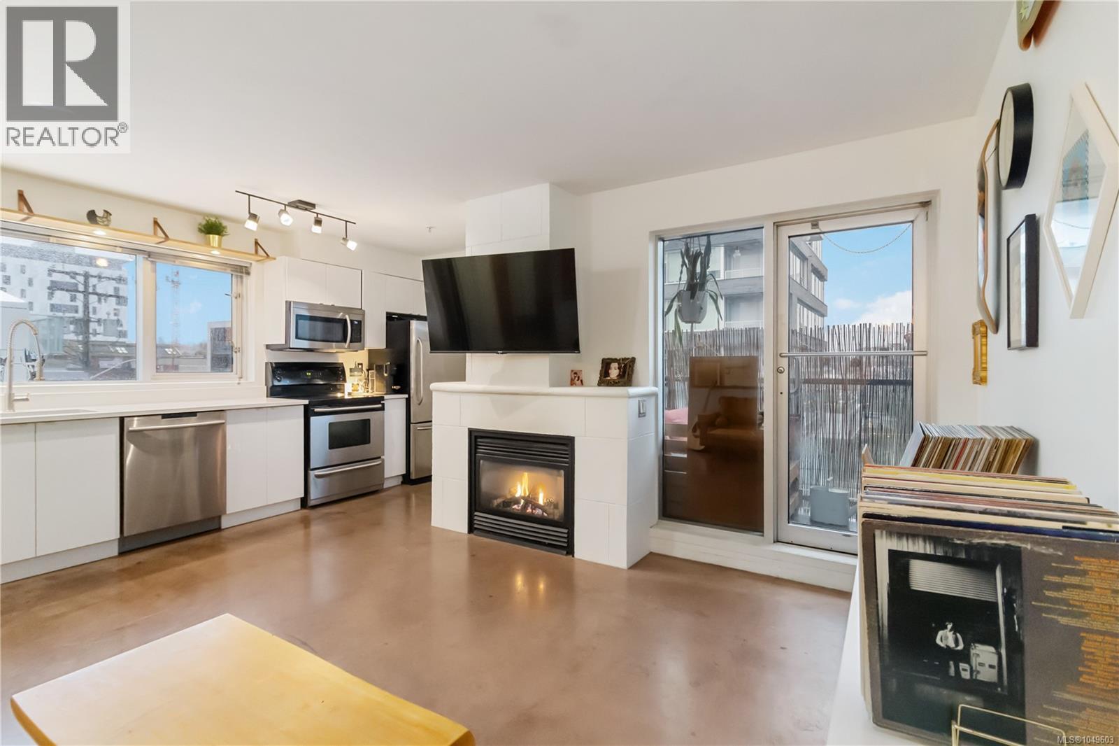 #301 932 Johnson St - Image 6