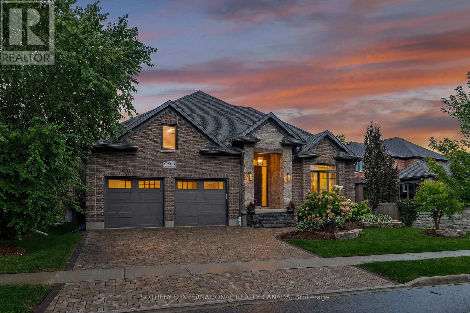 15 LANGTON DRIVE — photo 2